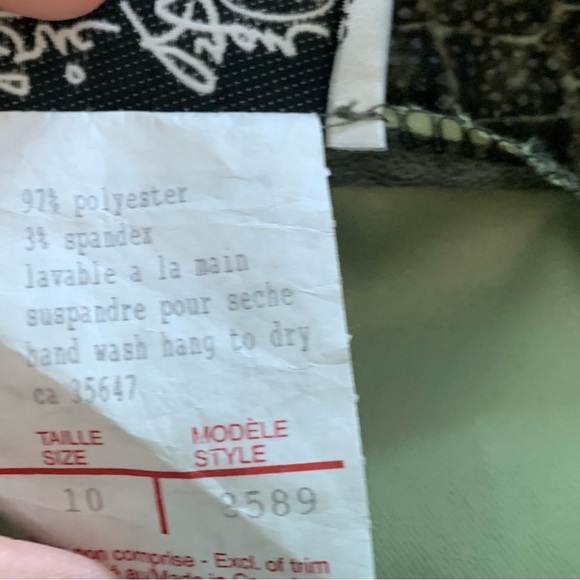 2 Piece-ERIC RYAN SPORT Green Faux Leather outfit, Size 10 - Picture 11 of 14